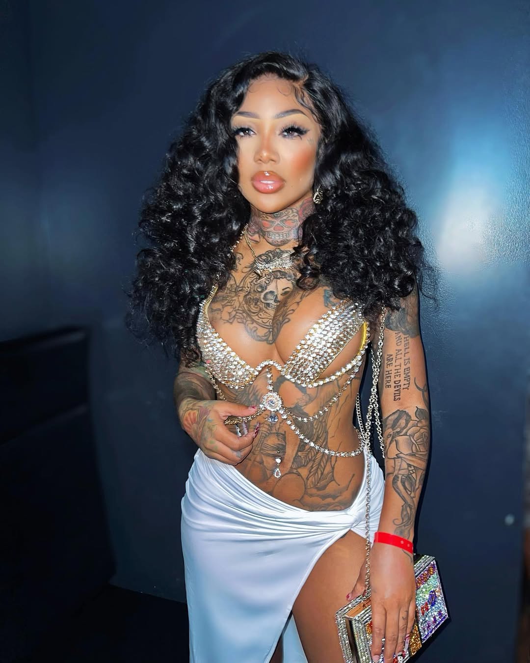 Filipino Bounce Wave Invisible Knot HD Lace Wigs